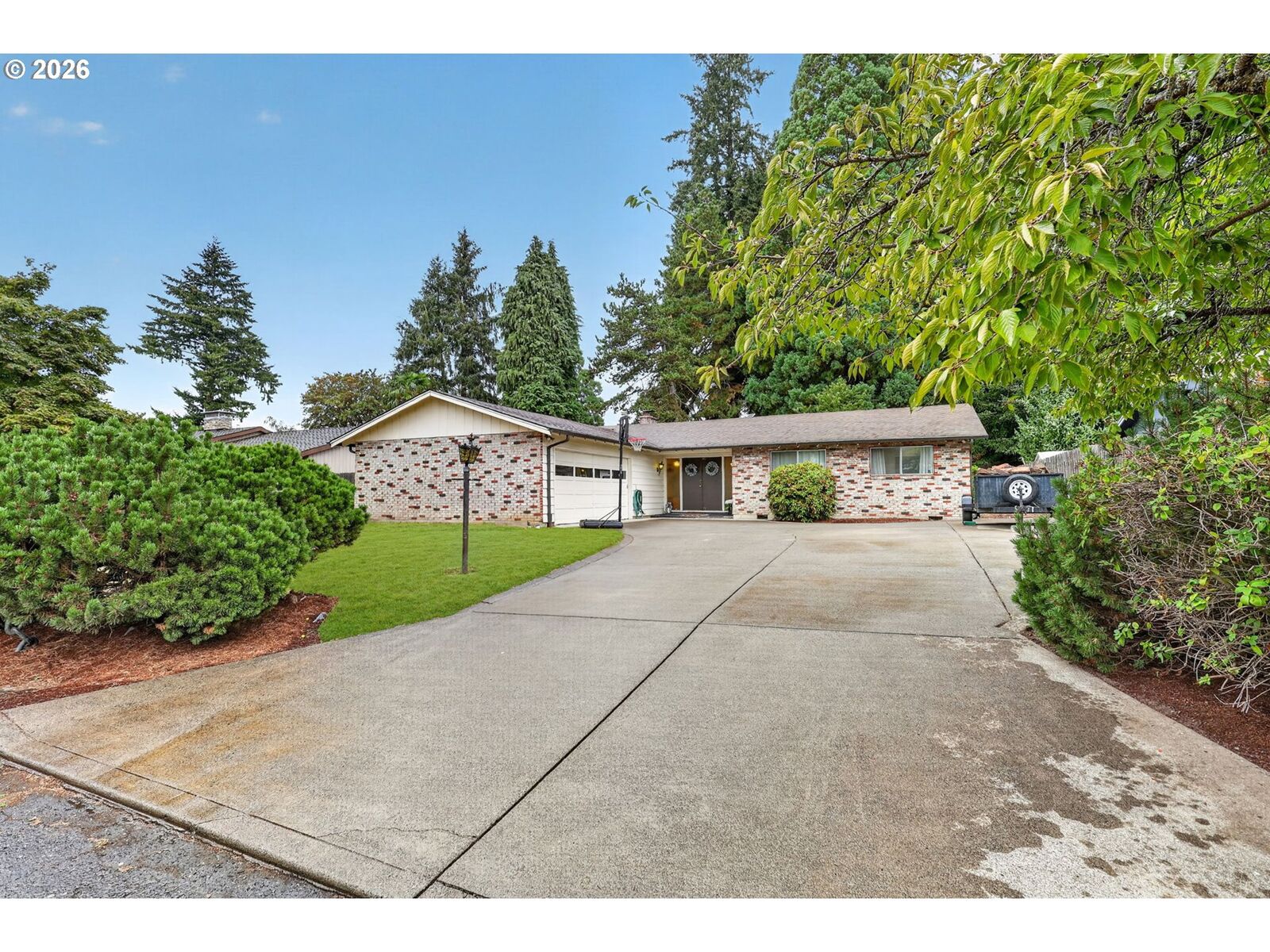 Property Photo: 7525 SE Eldorado St OR 97267