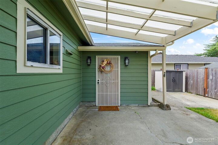Property Photo:  5910 E J Street  WA 98404 