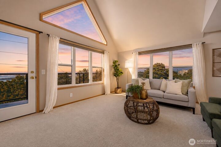 Property Photo:  705 N State Street 405  WA 98225 