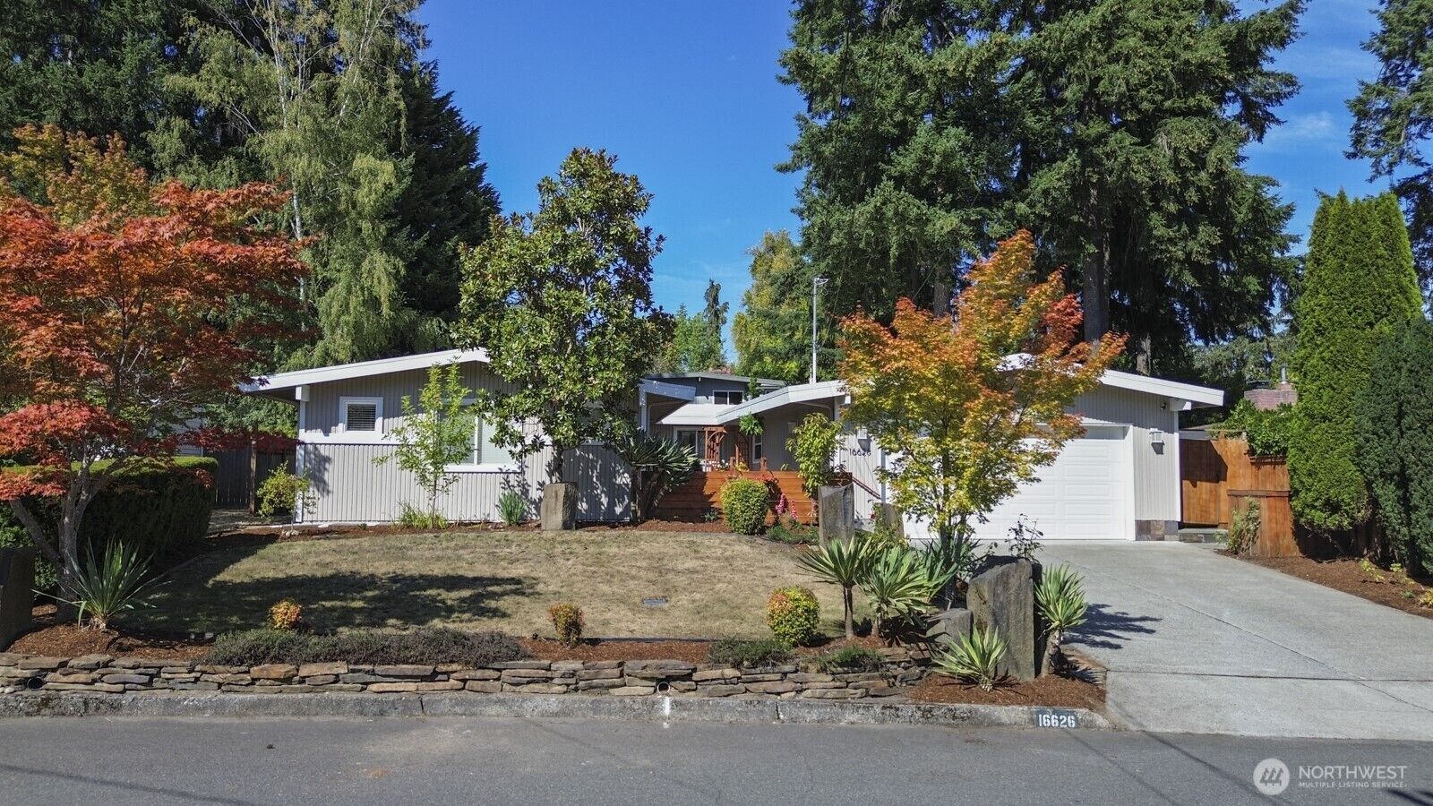 Property Photo:  16626 SE 9th Street  WA 98008 