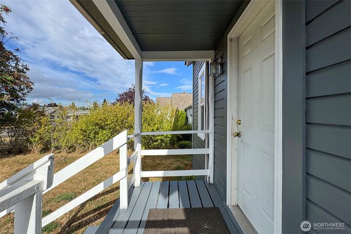 Property Photo:  421 E 6th Street  WA 98362 