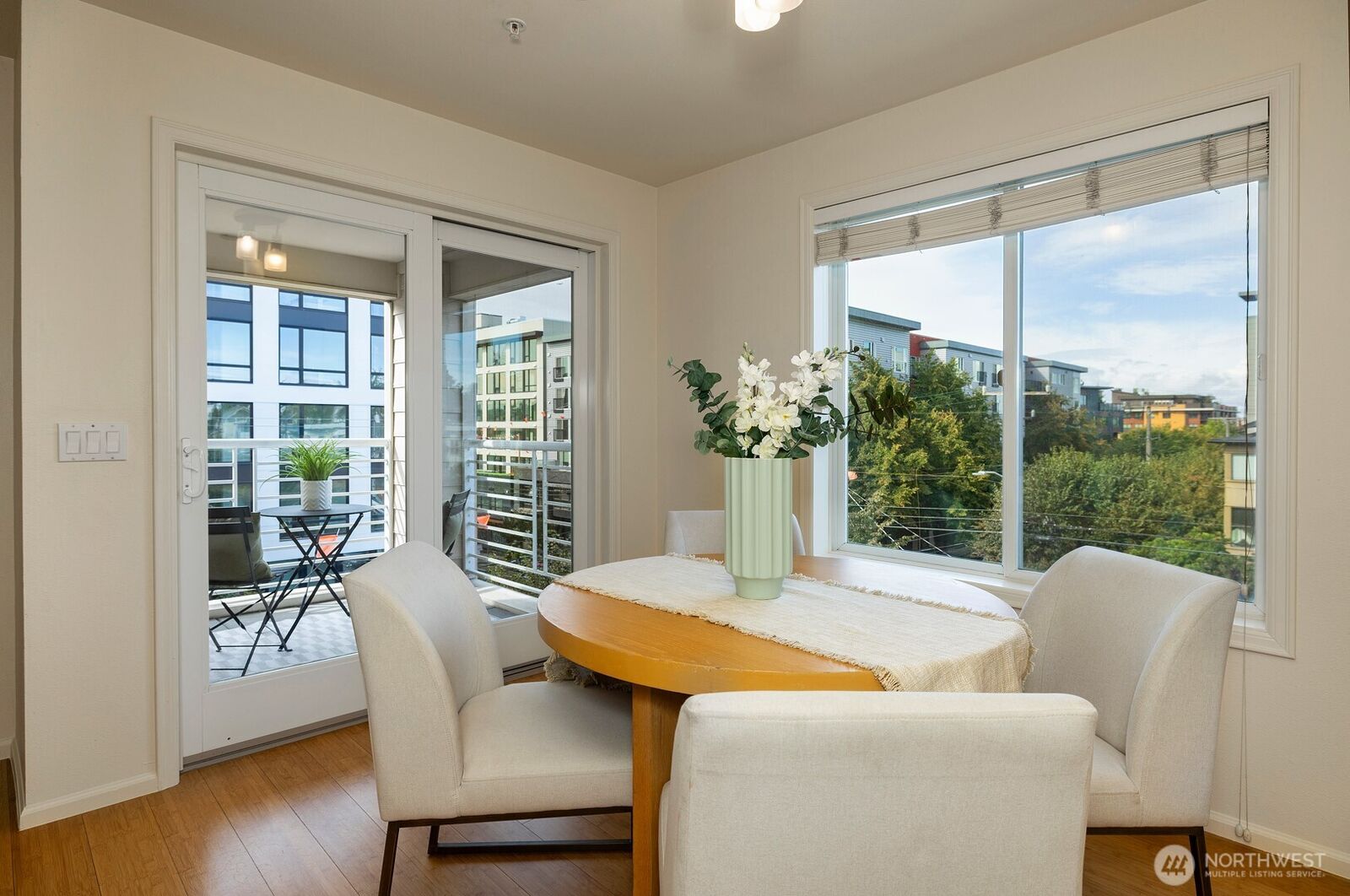 Property Photo:  1762 NW  57th Street 403  WA 98107 