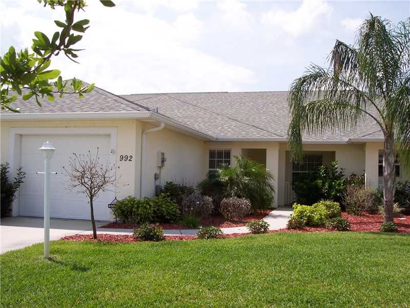 Property Photo: 992 Easy Street FL 32958