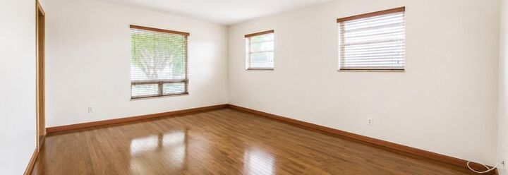 Property Photo:  727 SW 5th Street  FL 33004 