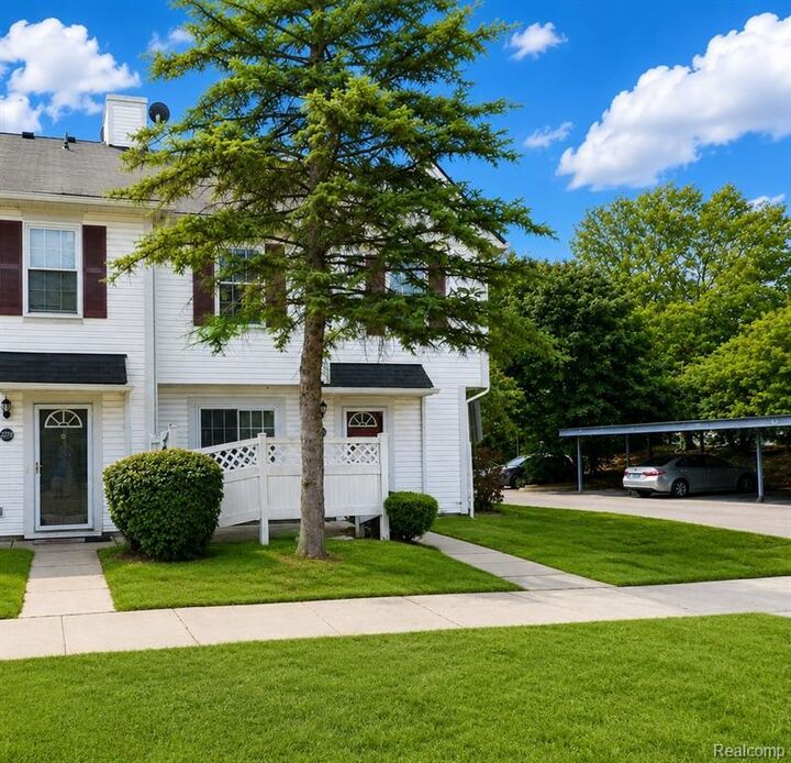 Property Photo:  22272 Cape Cod Way  MI 48336 
