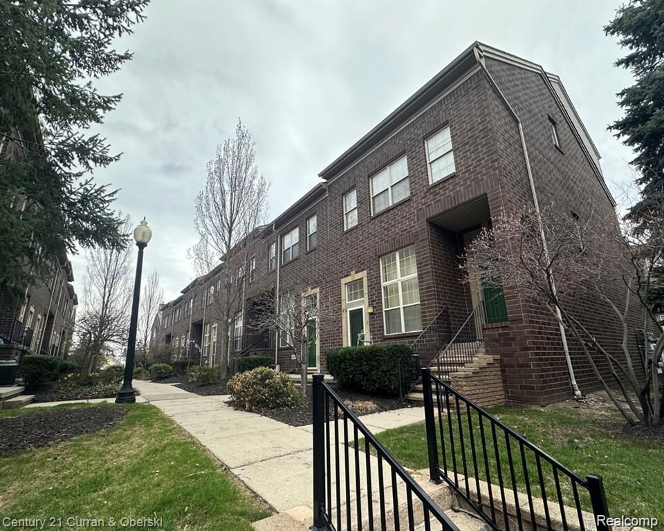 Property Photo: 9 Georgetown Court MI 48126