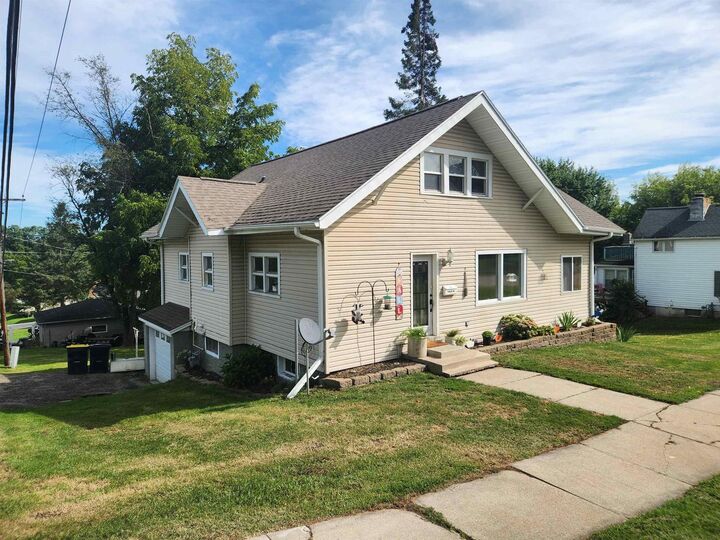 Property Photo: 216 Nassau Street WI 53929