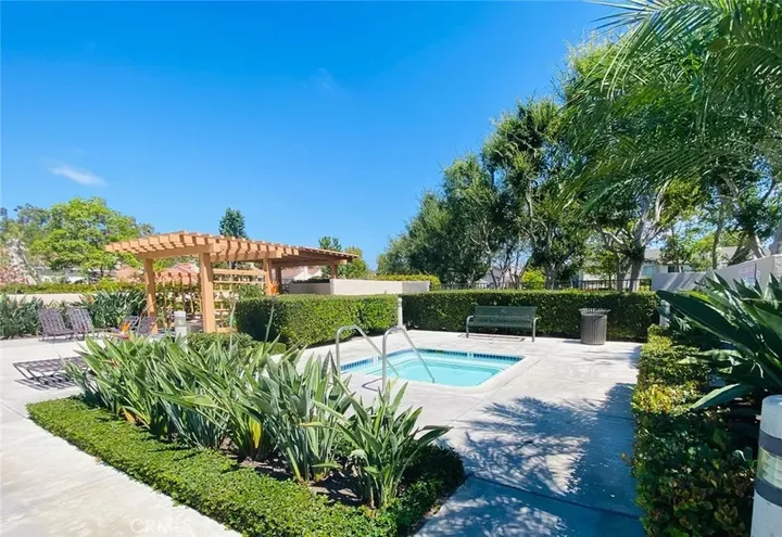 Property Photo:  116 Oxford 40  CA 92612 