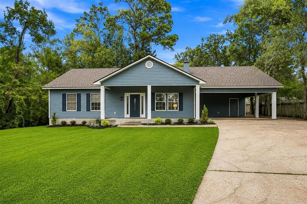 Property Photo: 558 Navajo Drive LA 70611