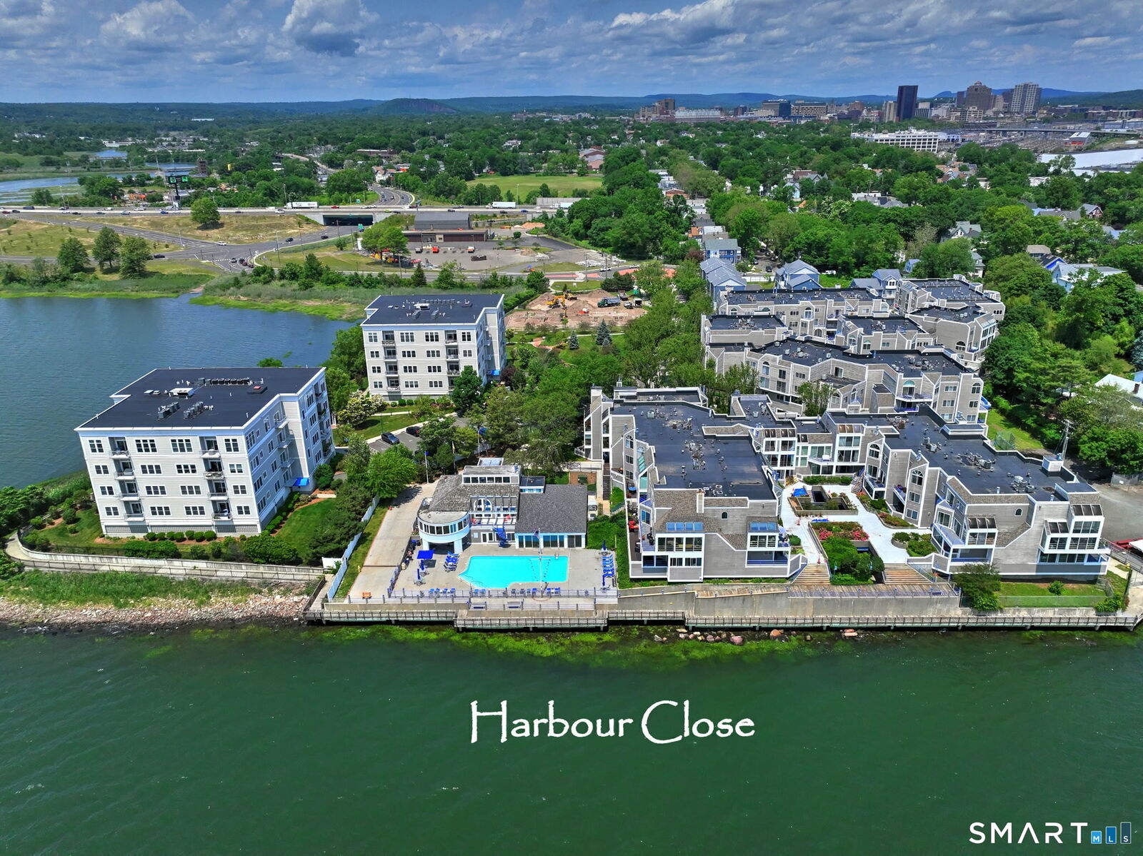 Property Photo:  111 Harbour Close Close 111  CT 06405 