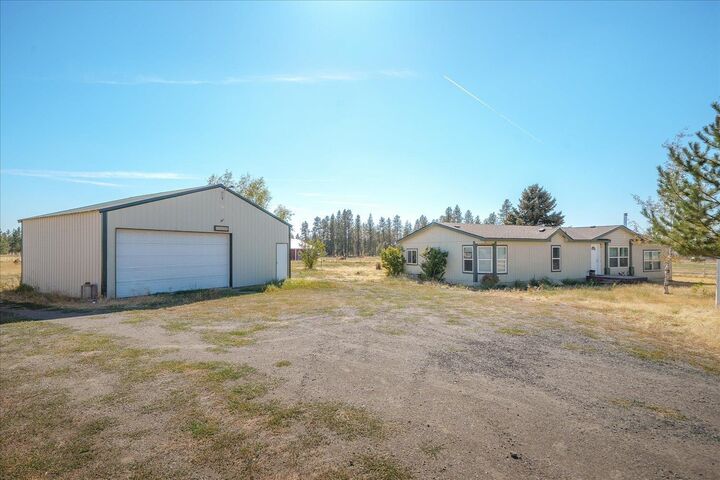 Property Photo:  1117 W Paradise Rd  WA 99224 