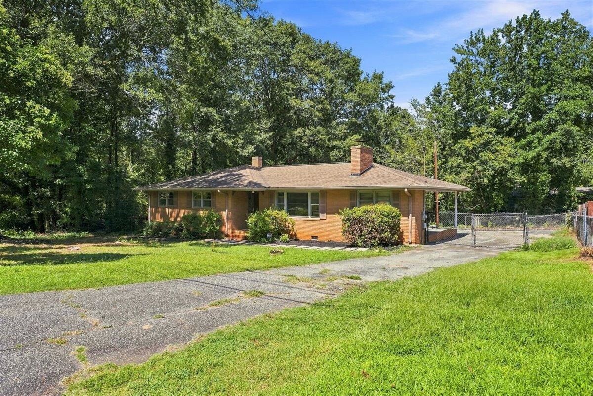Property Photo:  406 Jasmine Street  SC 29303 