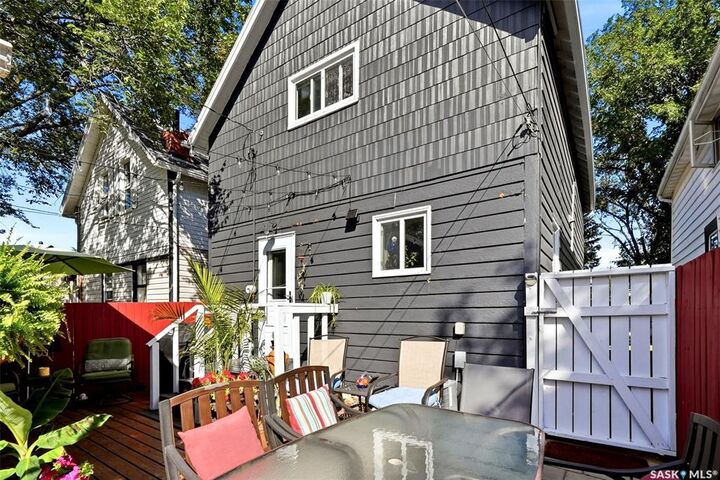 Property Photo:  1320 Princess Street  SK S4T 3Y8 