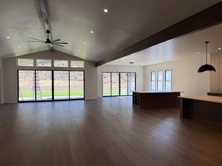 Property Photo: 246 Mariposa Rd ID 83333