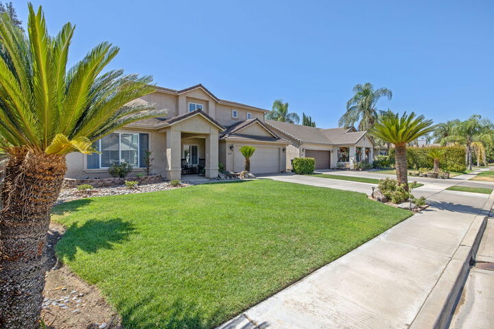 Property Photo:  615 W Loyola Avenue  CA 93277 