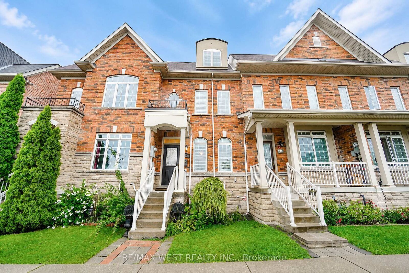 Property Photo:  221 Isaac Devins Boulevard  ON M9M 0B6 
