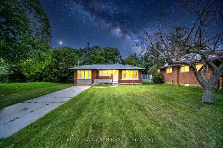 Property Photo:  284 Cedar Crescent  ON N1S 1X1 