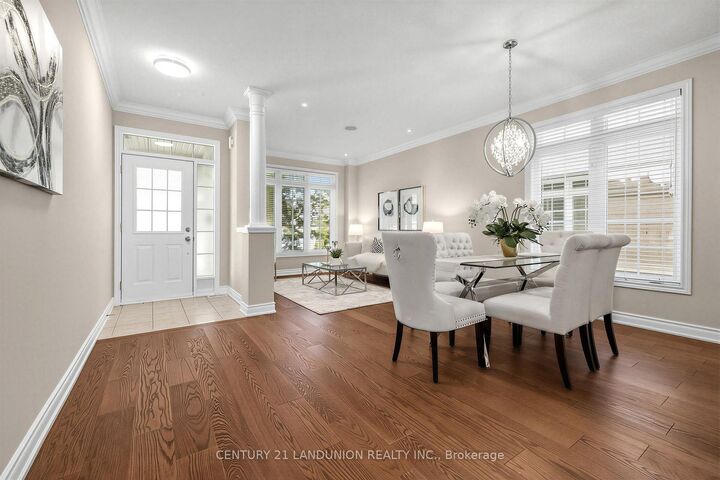 Photo de la propriété:  21 Hendel Drive  ON L4J 9H7 