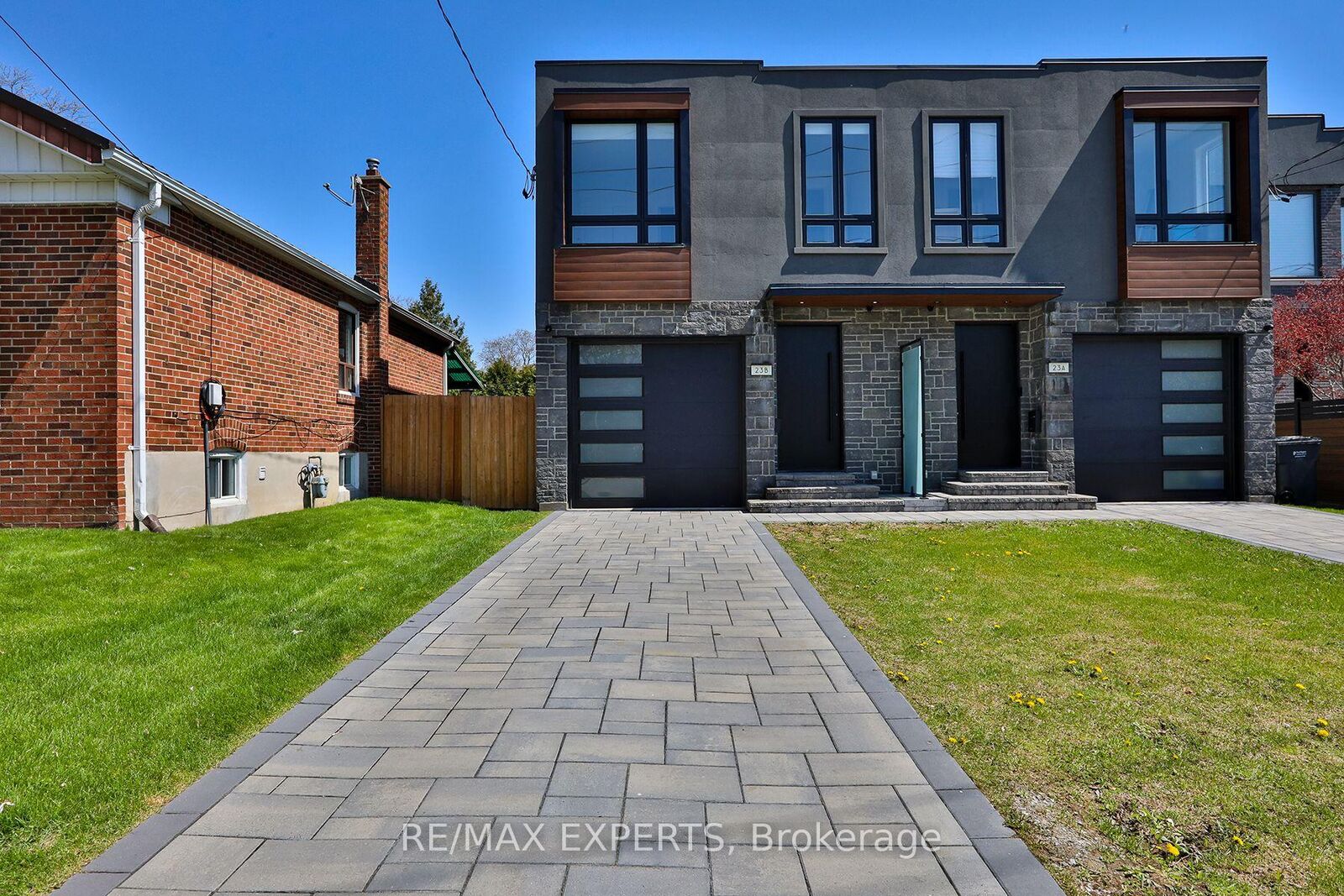 Property Photo: 23B Maple Avenue ON L5H 2S1