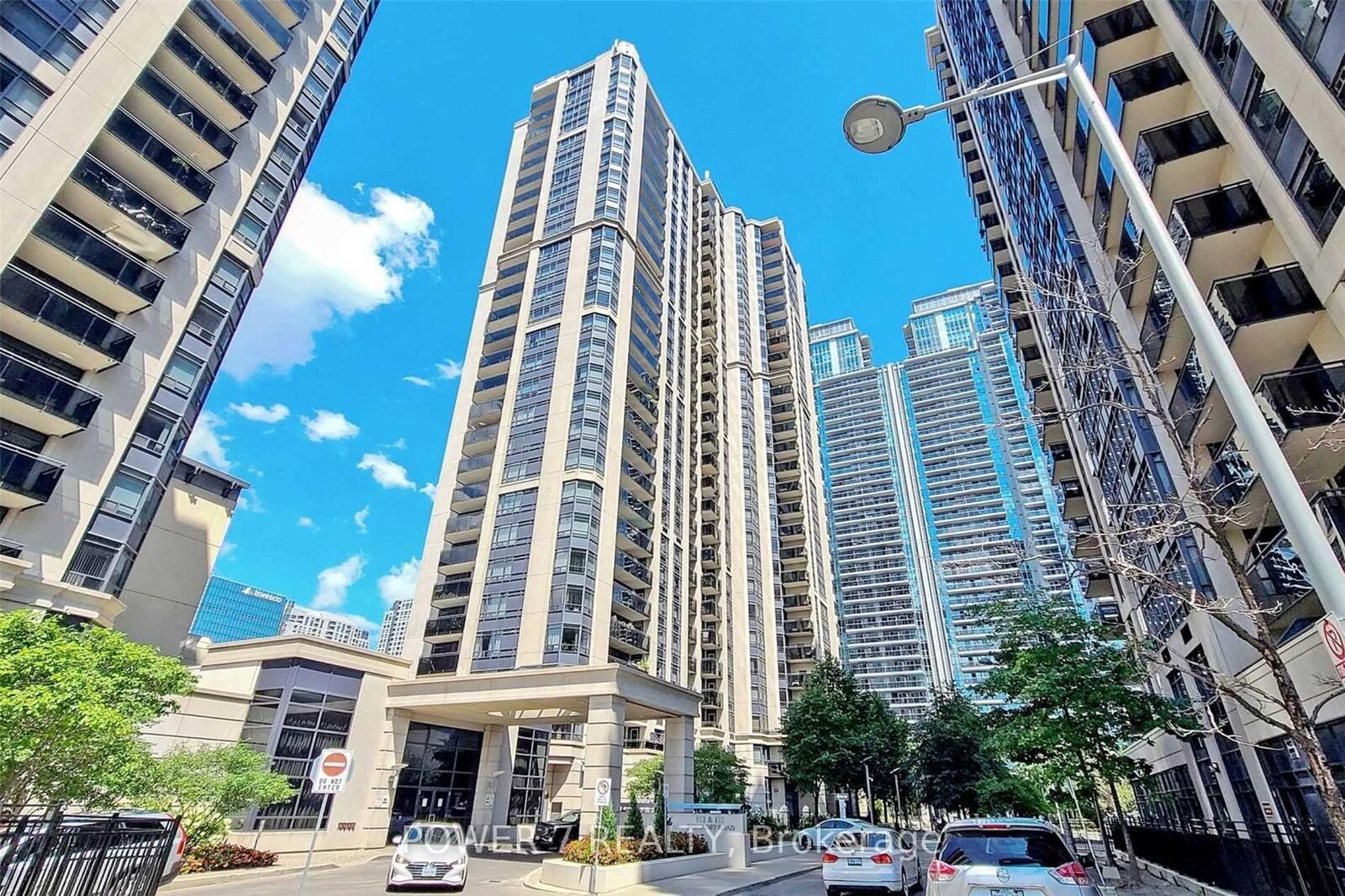 Property Photo:  155 Beecroft Road 1110  ON M2N 7C6 