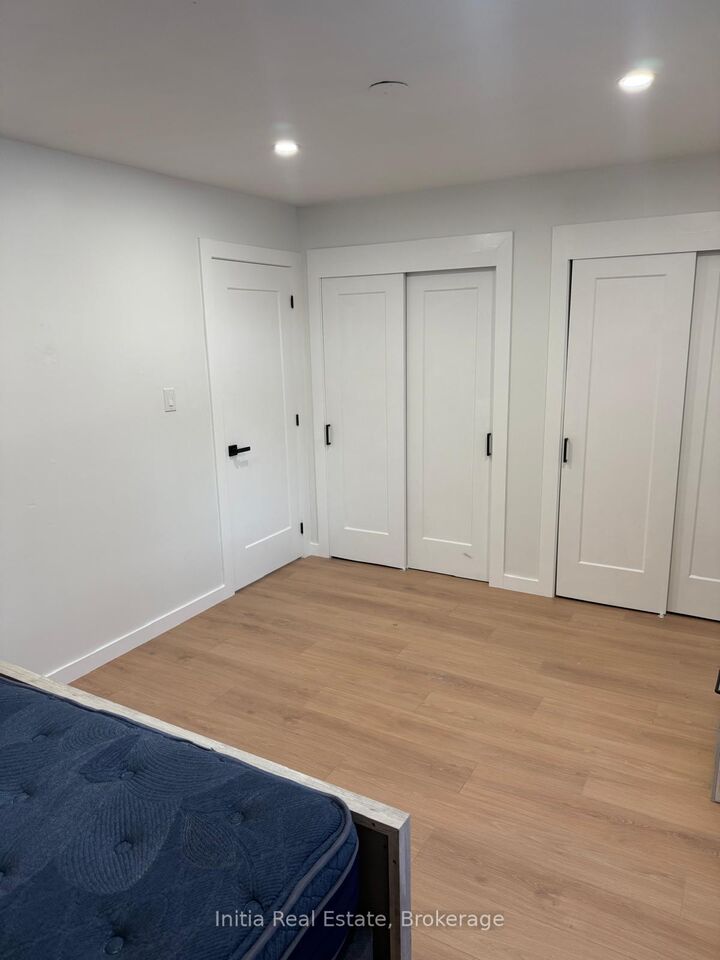 Property Photo:  622 Elliott Crescent  ON L9T 3G4 