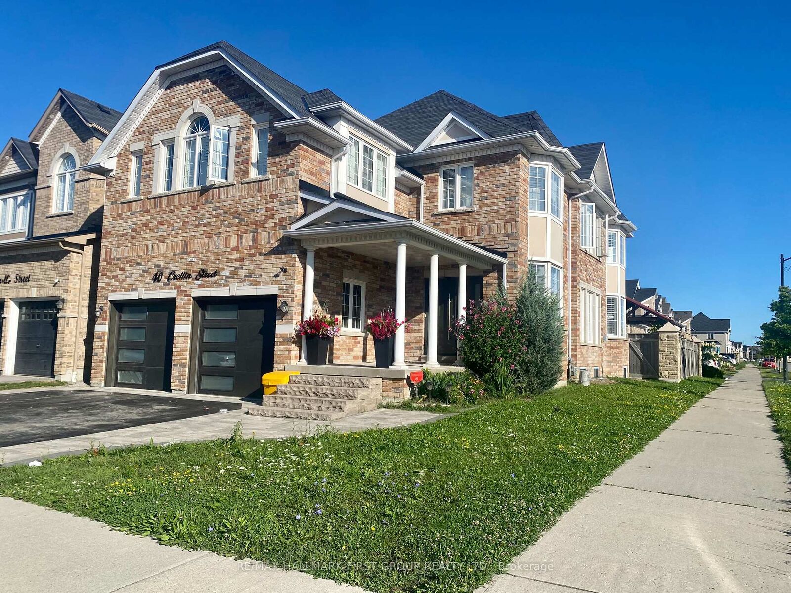 Property Photo:  40 Crellin (First Floor) Street  ON L1Z 0P1 