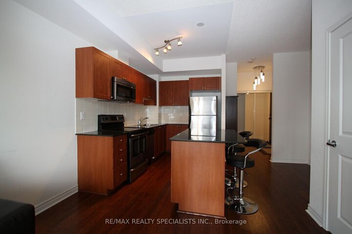 Property Photo: 385 Prince Of Wales Drive 1606 ON L5B 0C6