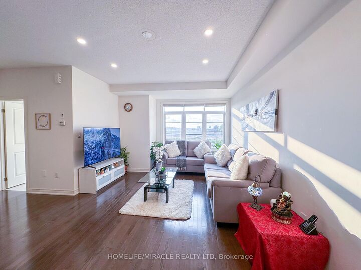 Property Photo:  58 Fruitvale Circle  ON L7A 5B8 