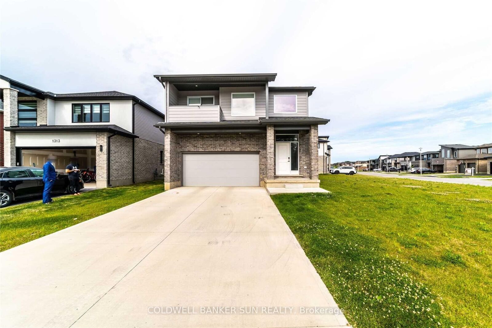 Property Photo:  1301 Sandbar Street  ON N6G 0Y3 
