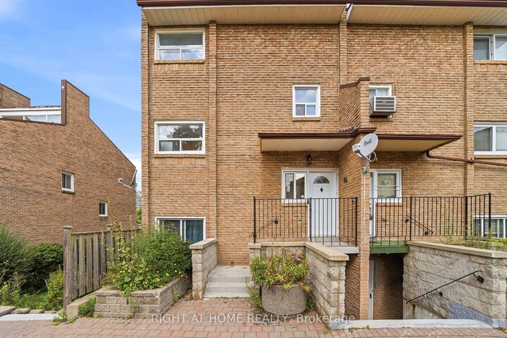 Property Photo:  91 Muir Drive 66  ON M1M 3T7 