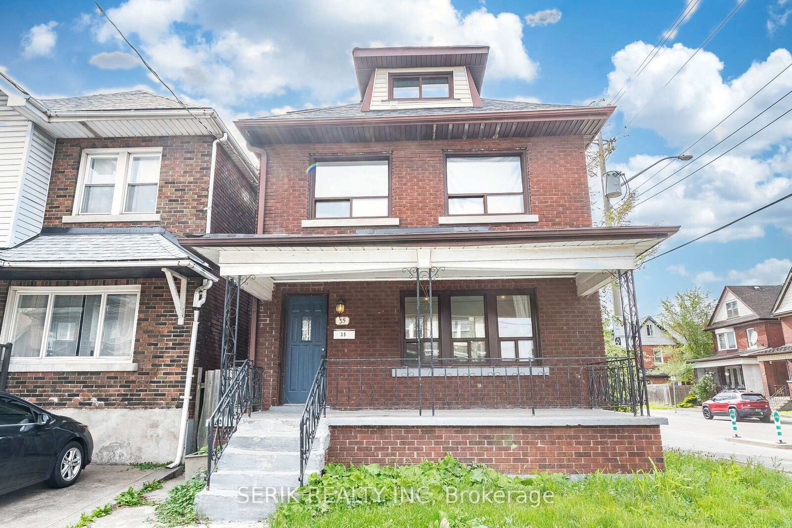 Property Photo:  35 Chestnut Avenue  ON L8L 6K5 