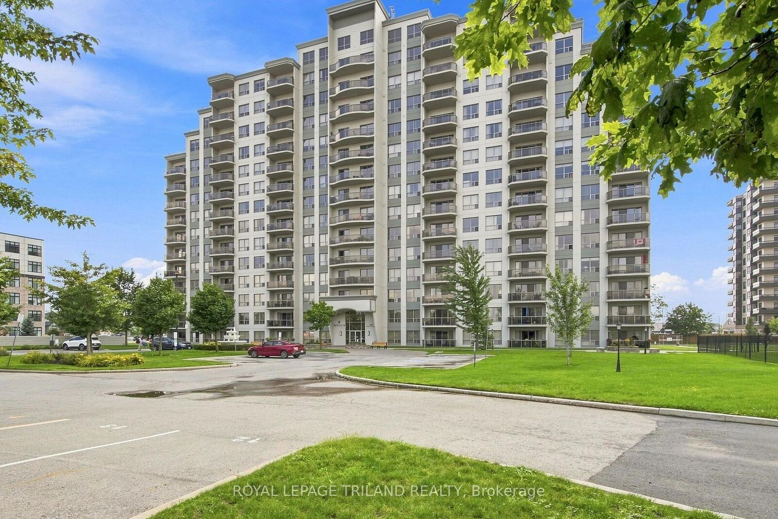 Property Photo:  1030 Coronation Drive 1408  ON N6G 0G5 