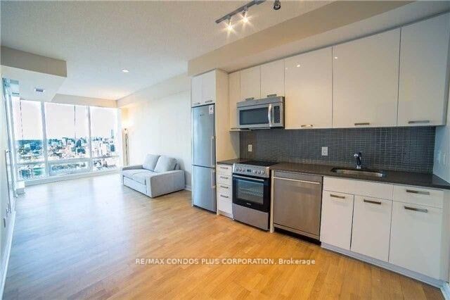 Property Photo:  295 Adelaide Street W 4203  ON M5V 0L4 