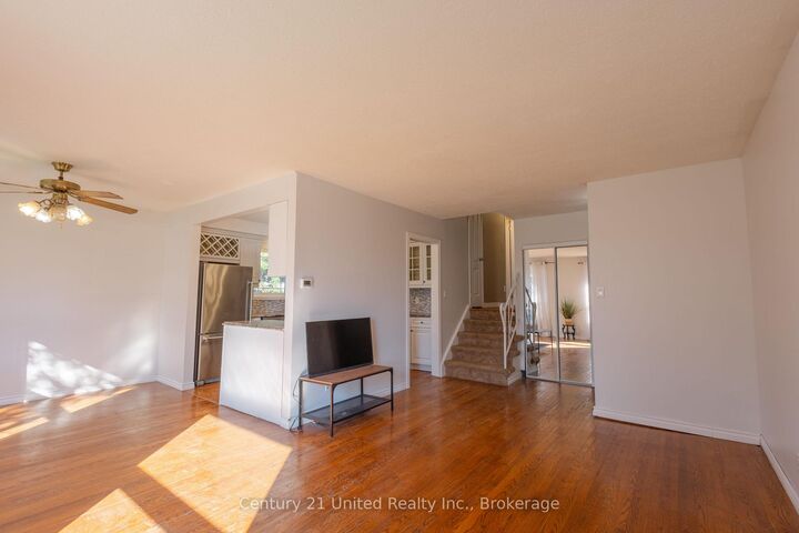 Property Photo:  255 Woodward Avenue  ON K9L 1K1 