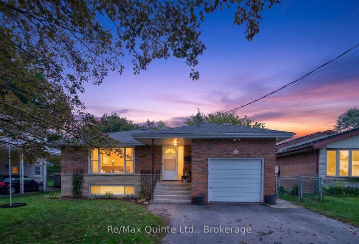 Property Photo:  8 Plaza Square  ON K8N 4J3 