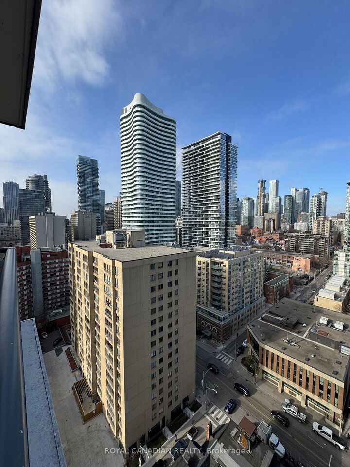 Property Photo:  308 Jarvis Street 1806  ON M5B 0E3 