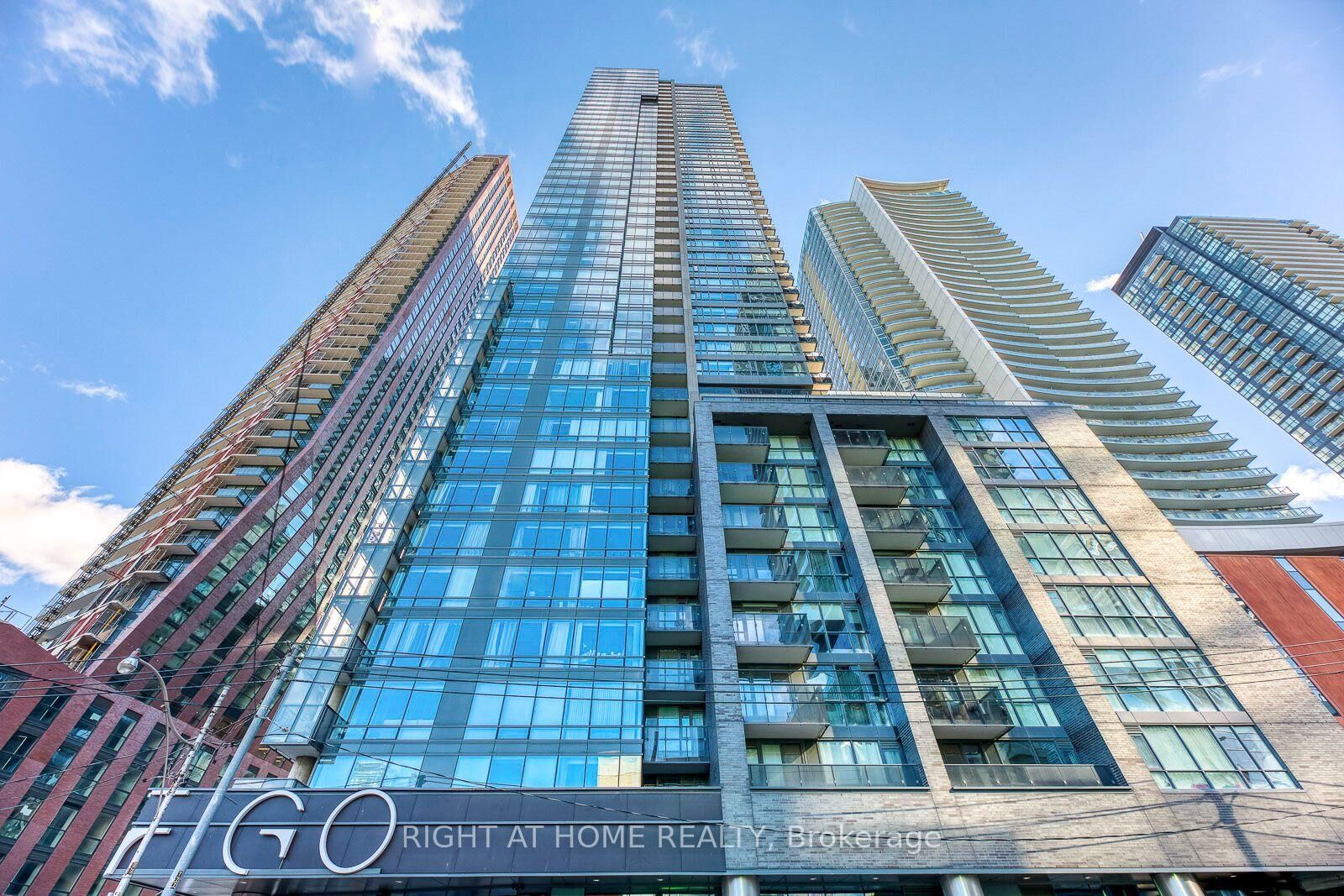 Property Photo:  295 Adelaide Street W 1306  ON M5V 0L4 
