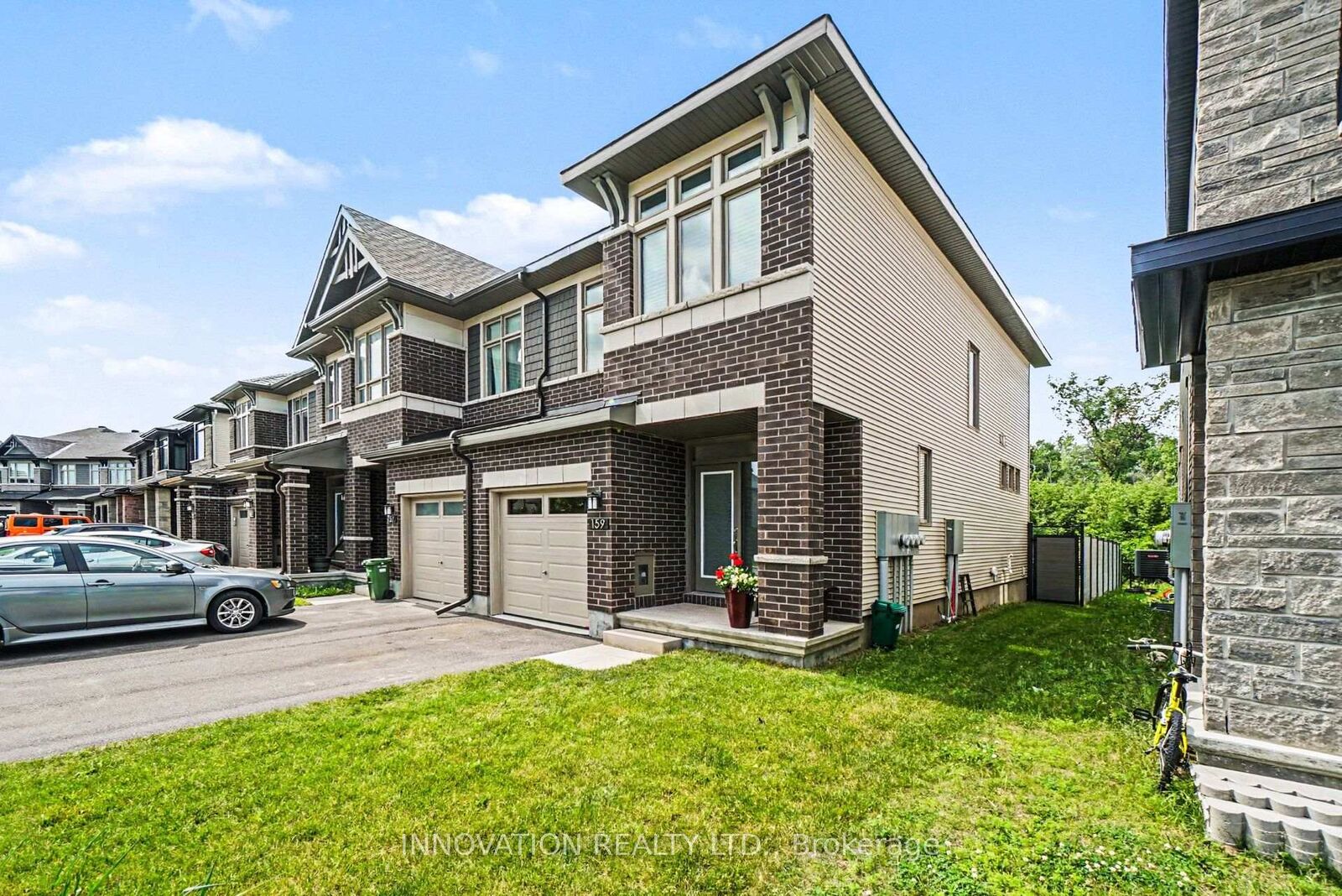 Property Photo:  159 Wabikon Crescent  ON K1X 0H8 