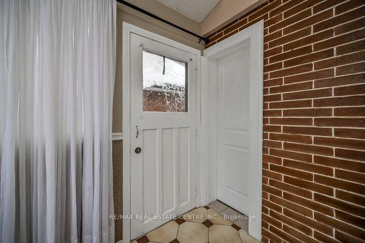 Property Photo:  44 Aldridge Street Lower Lvl  ON L9C 2T2 