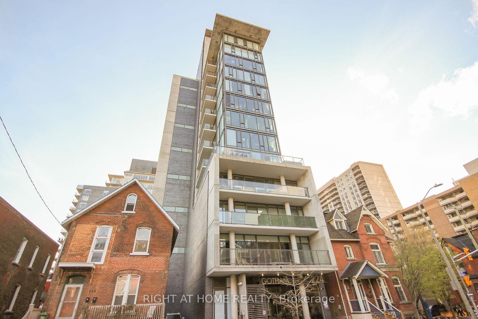 Property Photo: 224 Lyon Street 1002 ON K1R 0C1