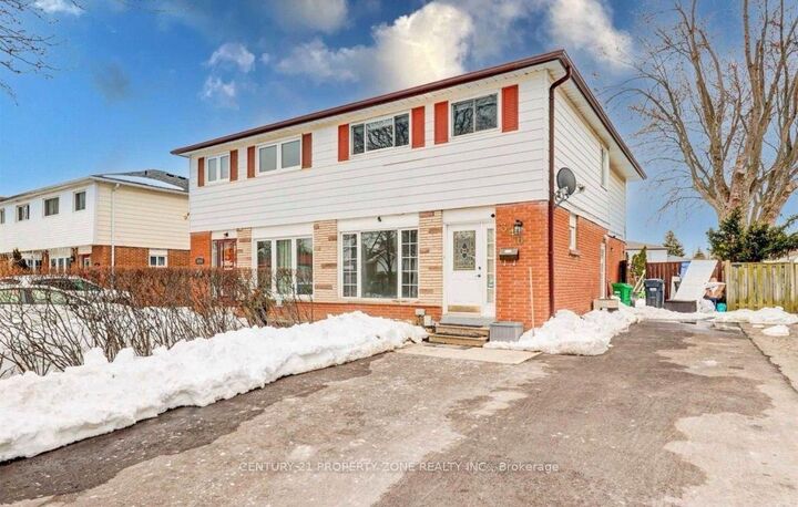 Property Photo:  346 Montego Road Main  ON L5B 1C7 