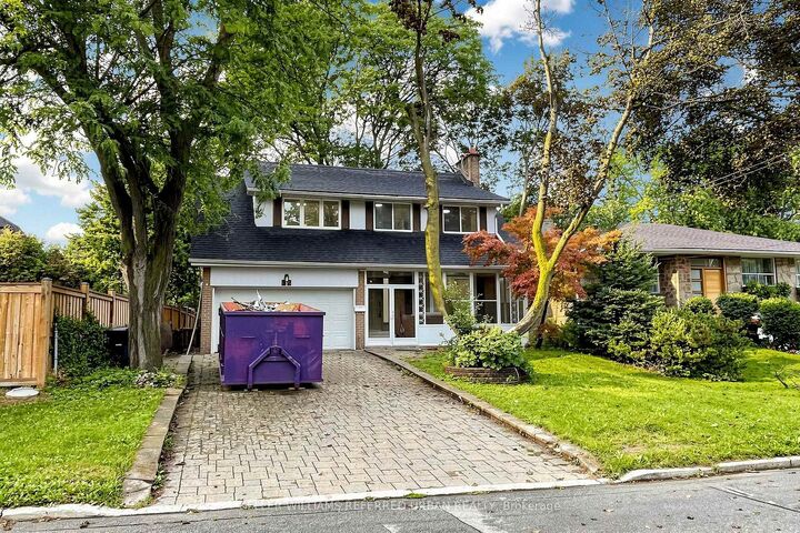 Property Photo:  32 Wycliffe Crescent  ON M2K 1V6 