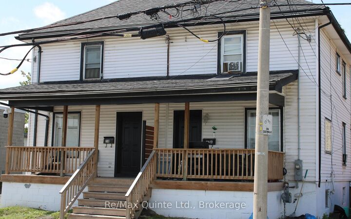 Property Photo:  