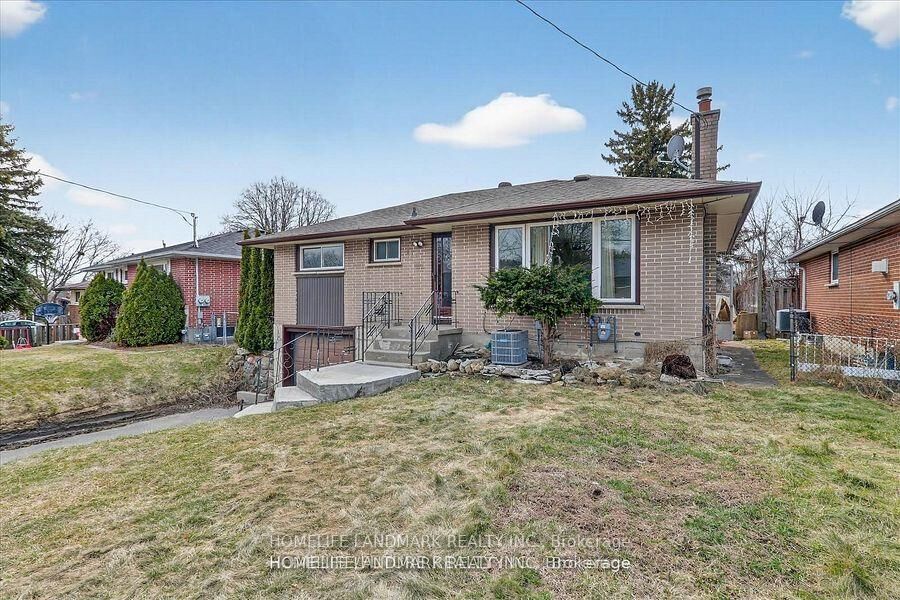 Property Photo:  146 Oriole Street  ON L1H 6Y6 