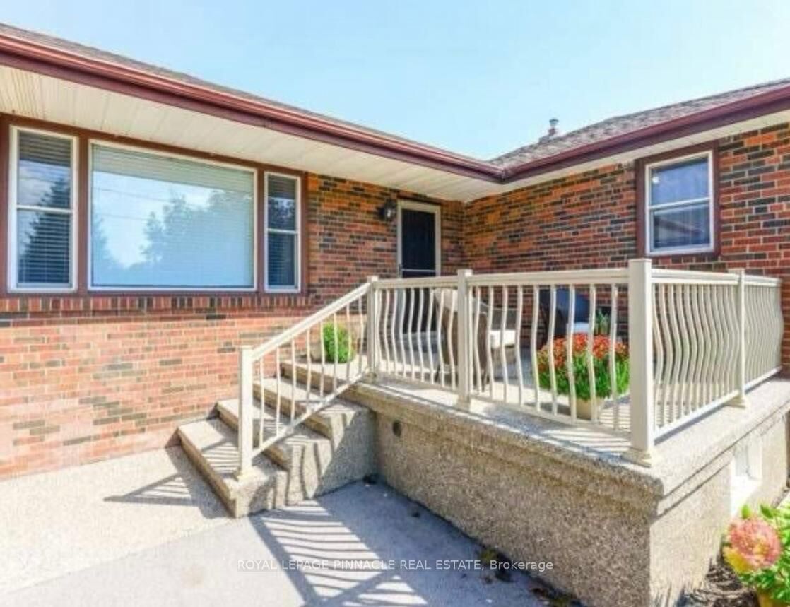 Property Photo:  205 Southview Crescent W Bsmt  ON L6K 2P2 