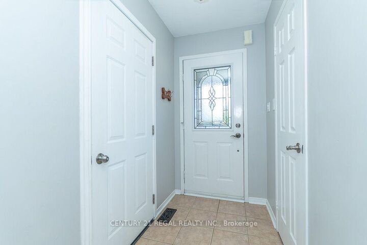 Photo de la propriété:  1218 Monica Cook Place  ON L1W 4A4 