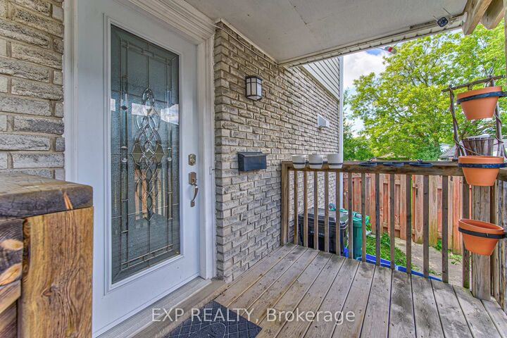 Property Photo:  98 Monteagle Crescent  ON N2N 1N1 