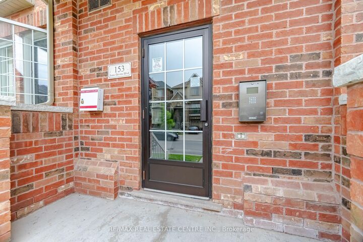 Property Photo:  153 Isaac Devins Boulevard 2  ON M9M 0C5 
