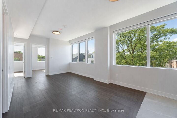 Property Photo:  664 Spadina Avenue 203  ON M5S 2H7 