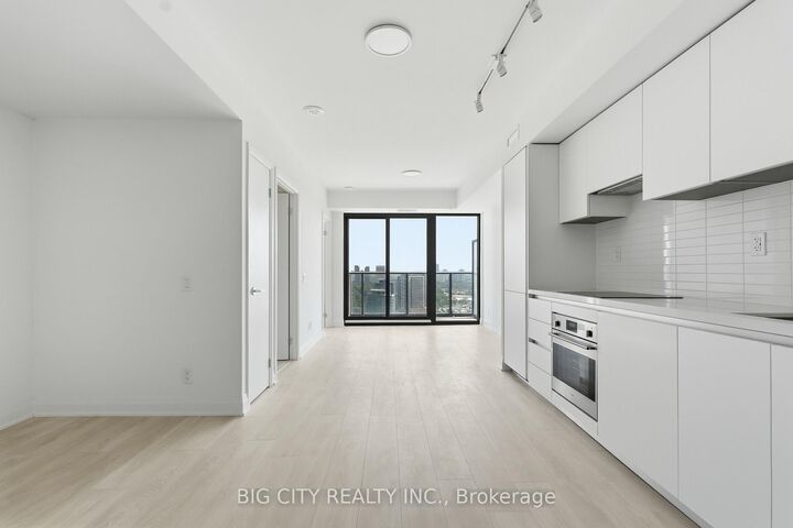 Property Photo:  25 Frederick Todd Way 2208  ON M4G 0C6 